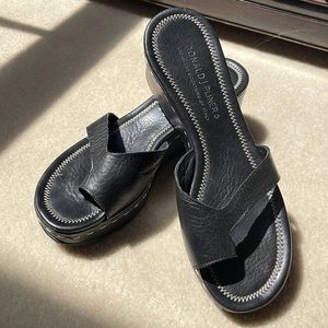 Donald Pilner black leather sandal in 8 1/2
